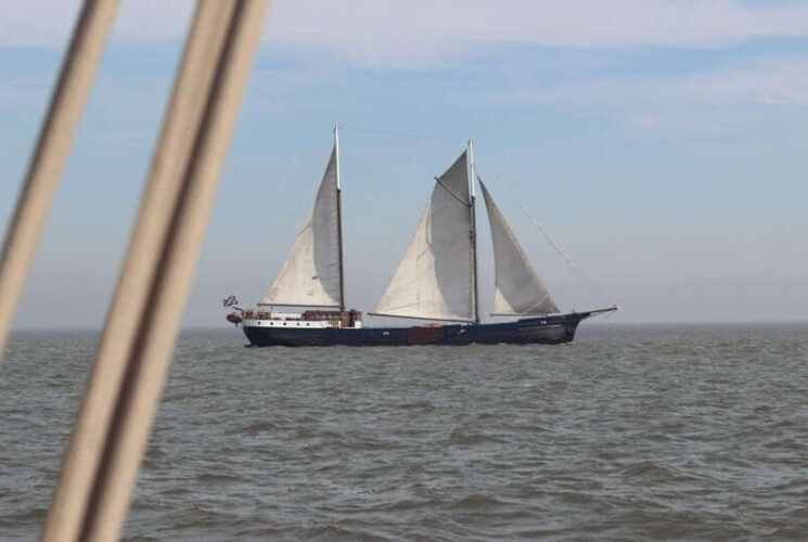 Wapen Fan Fryslân Dutch barge cruises