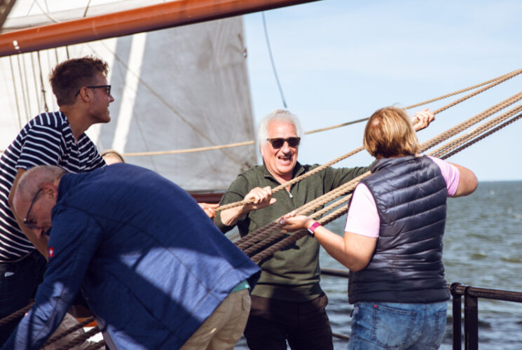 Leafde Fan Fryslan Men Work Ship Sailing